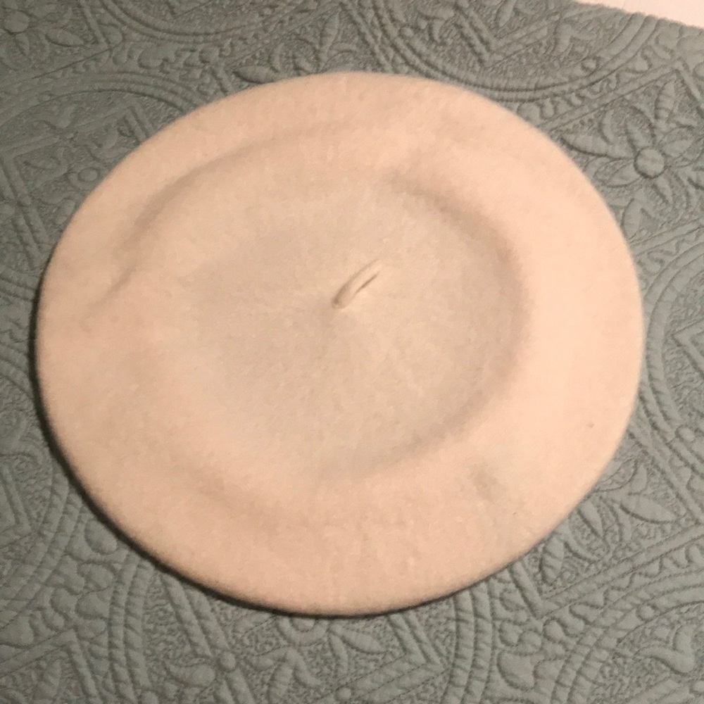 cream hat